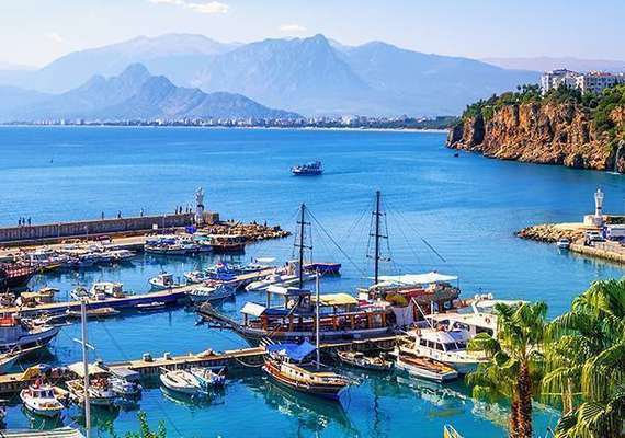 Antalya Otelleri: Akdeniz’in Tatil Cennetinde Unutulmaz Konaklama Rehberi